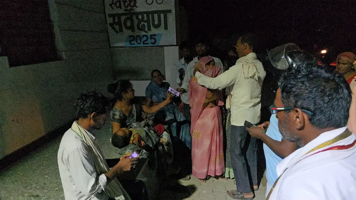 See: Atraulia. Two and a half year old innocent dies due to snakebite, chaos in the family.