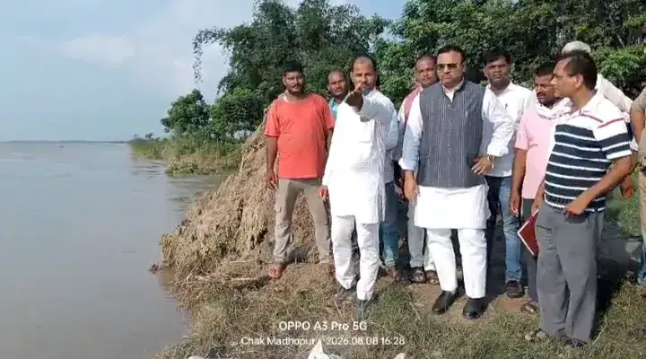 See: MLA Nafees Ahmed reached the areas affected by the erosion of Ghaghra river, inquired about the cond...