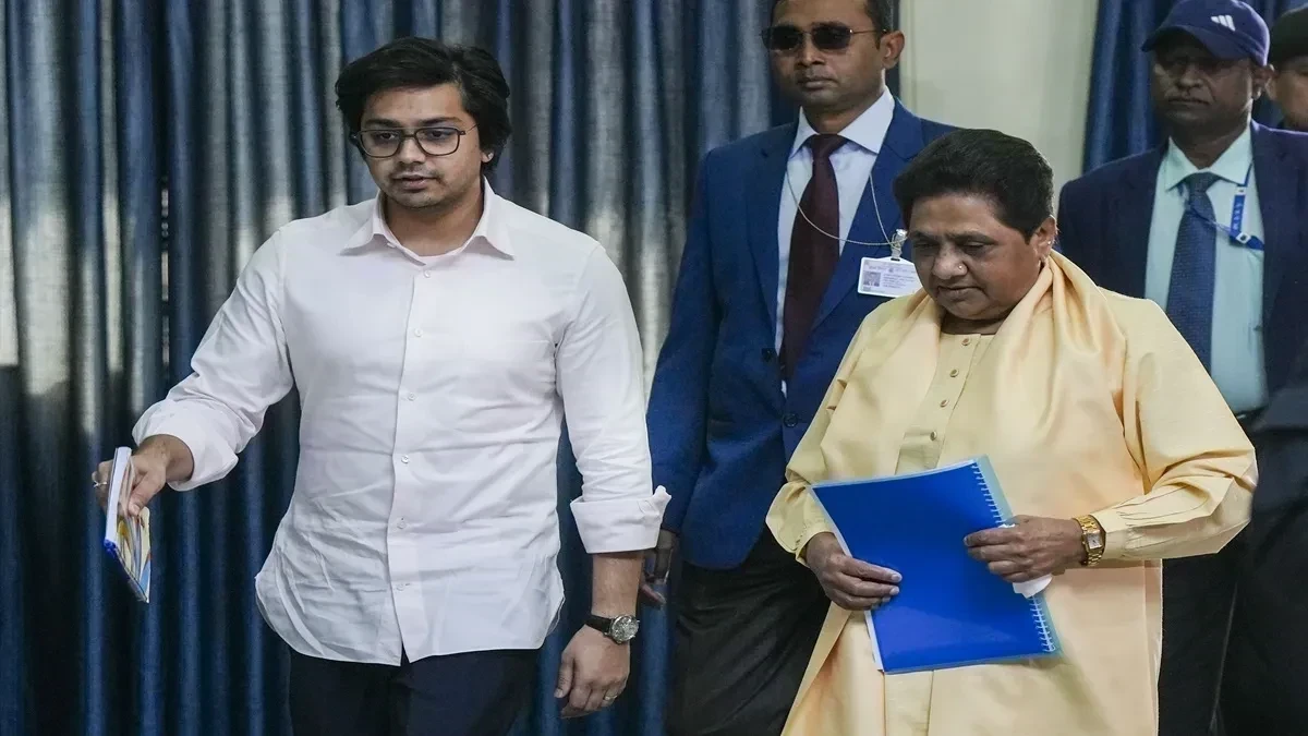 Image: Scissors again on Mayawati's heir! Akash Anand removed from post again! Discussion of 'BJP pressure'...