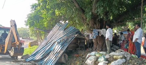 Photo: Big action by Irrigation Department on Mahula Garhwal flood dam, encroachment removed with JCB